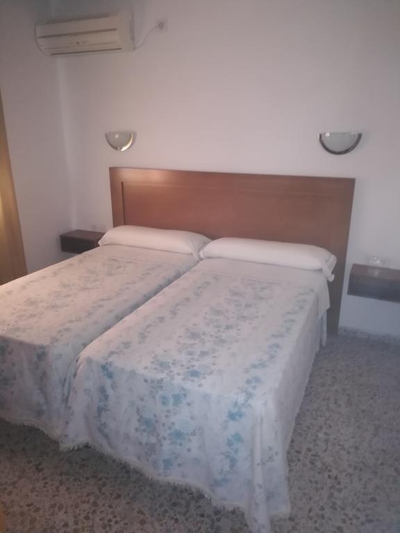 Hostal Paco Pepe Conil De La Frontera Exterior foto