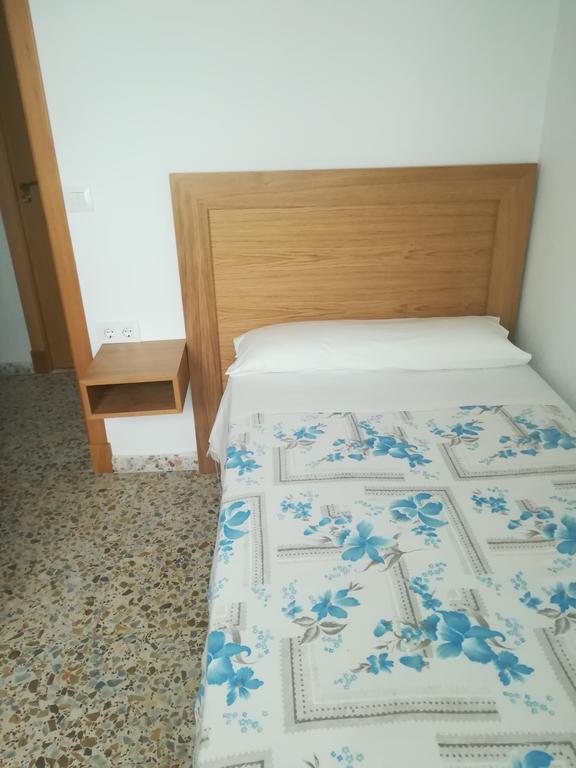 Hostal Paco Pepe Conil De La Frontera Exterior foto