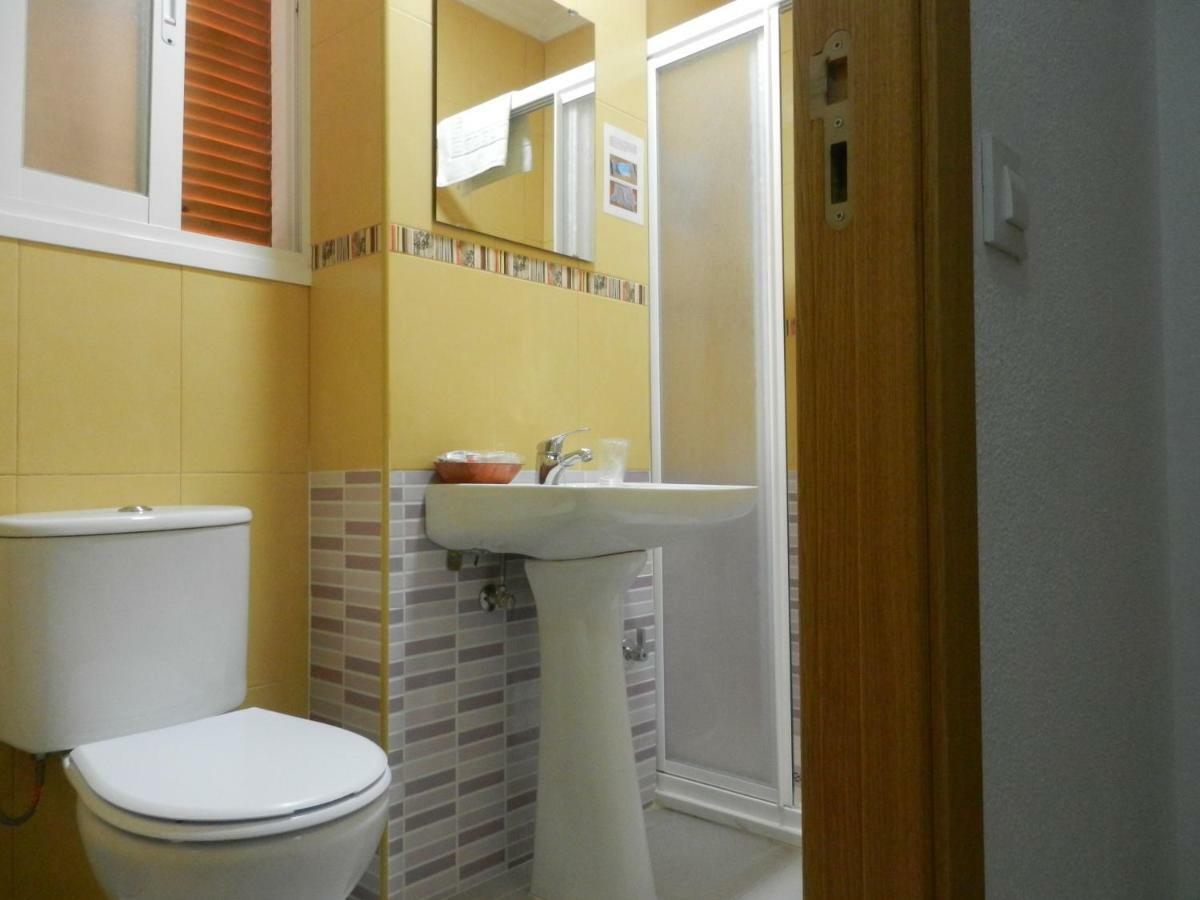Hostal Paco Pepe Conil De La Frontera Exterior foto